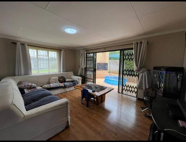 3 BEDROOM HOUSE FOR SALE IN VAN DYK PARK